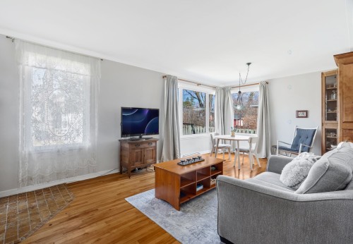 Salon - 179 Av. Regatta, Pointe-Claire, QC - Indoor Photo Showing Living Room