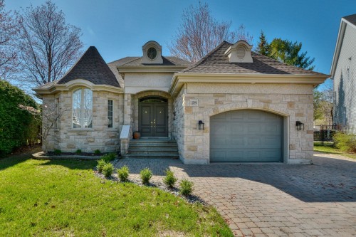28 Rue des Coprins  Blainville, QC J7C 5T3