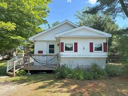 8 Paddock Lane Falmouth, NS B0P 1L0