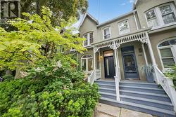 198 MACPHERSON AVENUE Toronto, ON M5R 1W8