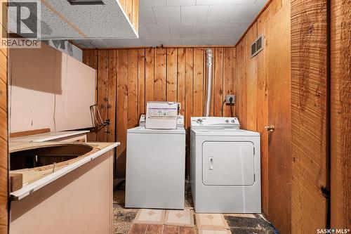 55 Rothwell Crescent, Regina, SK - Indoor Photo Showing Laundry Room