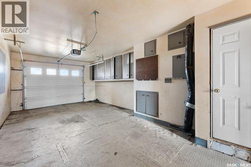 55 Rothwell Crescent, Regina, SK - Indoor Photo Showing Garage