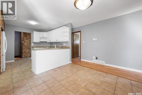 55 Rothwell Crescent, Regina, SK - Indoor Photo Showing Kitchen