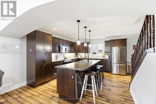 91 Park Street, Goderich (Goderich (Town)), ON - Indoor Photo Showing Kitchen With Upgraded Kitchen