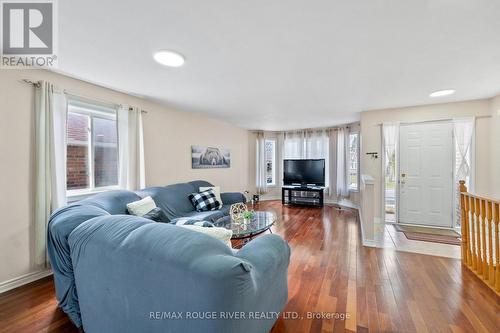 766 Munson Crescent, Cobourg, ON - Indoor Photo Showing Living Room