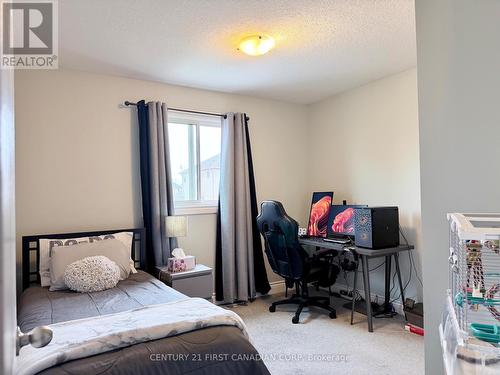 9 Barrett Crescent, St. Thomas, ON - Indoor Photo Showing Bedroom