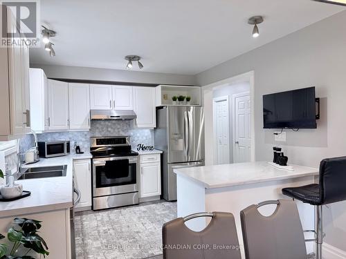 9 Barrett Crescent, St. Thomas, ON - Indoor Photo Showing Kitchen