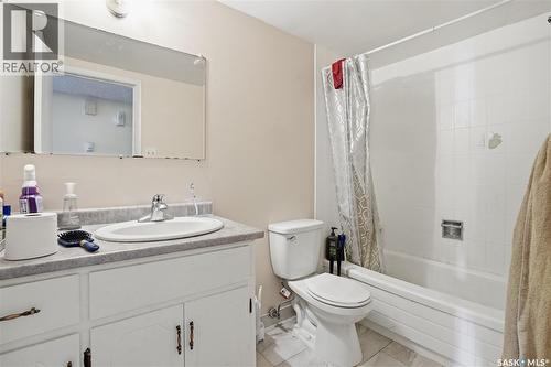 2123 Reynolds Street, Regina, SK - Indoor Photo Showing Bathroom