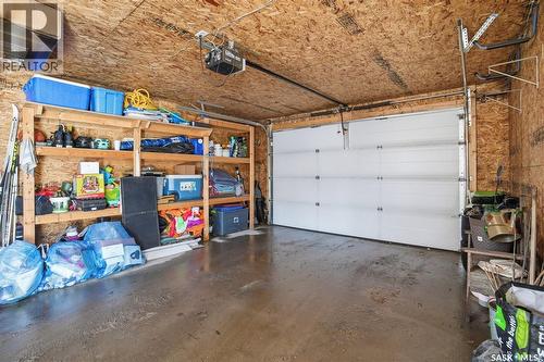 903 6Th Avenue N, Saskatoon, SK - Indoor Photo Showing Garage
