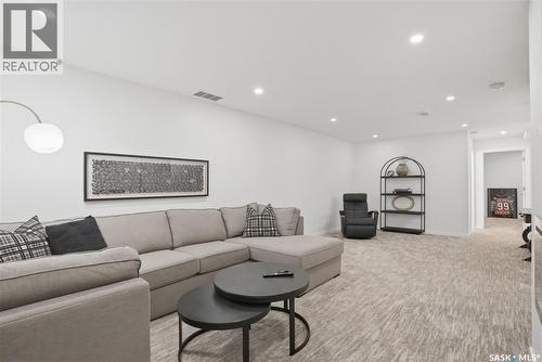 512 7Th Street E, Saskatoon, SK - Indoor Photo Showing Living Room