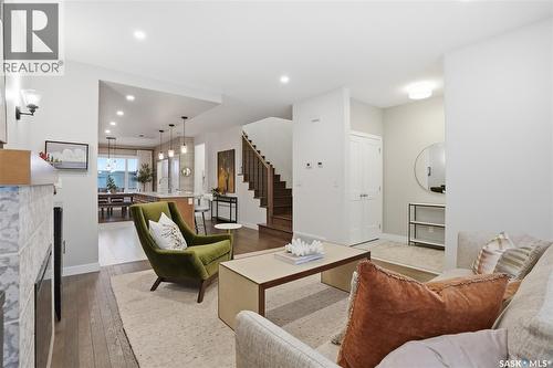 512 7Th Street E, Saskatoon, SK - Indoor Photo Showing Living Room