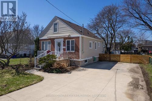 785 STRAND STREET  London East (East G), ON N5Y 1T2