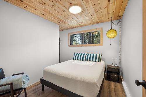 6318 Balsam Road, Wasa, BC - Indoor Photo Showing Bedroom