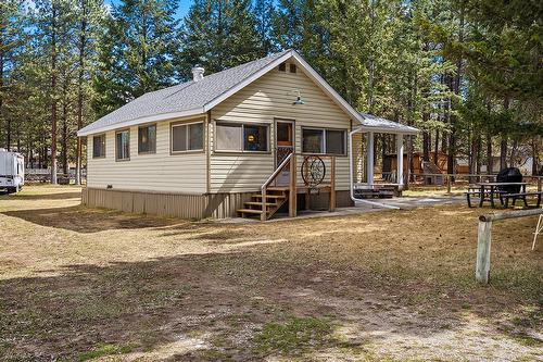 6318 Balsam Road, Wasa, BC - Outdoor