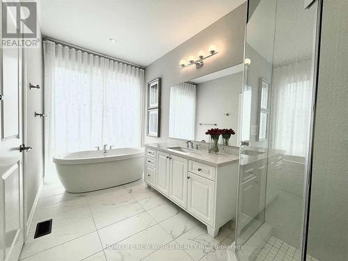 35 Hammersmith Lane, Markham, ON - Indoor Photo Showing Bathroom