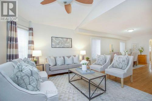 200 Bathgate Crescent, Clarington, ON - Indoor Photo Showing Living Room