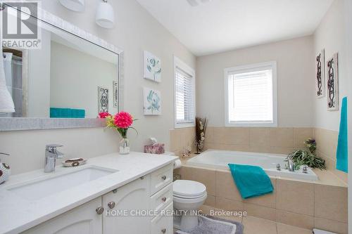 200 Bathgate Crescent, Clarington, ON - Indoor Photo Showing Bathroom