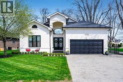1006 Lilydale Lakeshore, ON N8L 0Z2