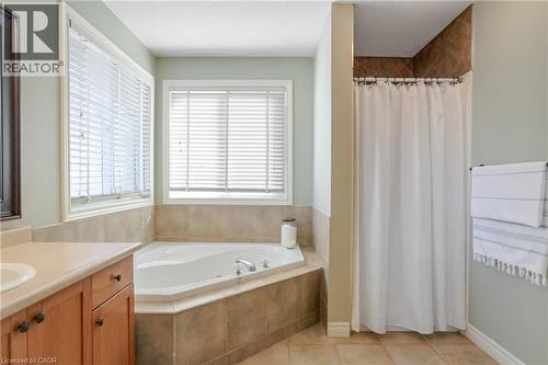 184 Sofron Drive, Cambridge, ON - Indoor Photo Showing Bathroom