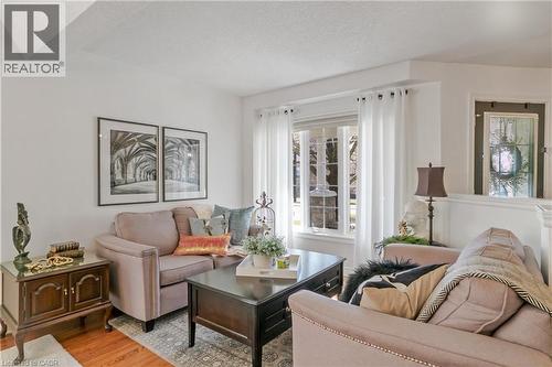 184 Sofron Drive, Cambridge, ON - Indoor Photo Showing Living Room