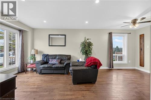 106 Hahn Avenue, Cambridge, ON - Indoor Photo Showing Living Room