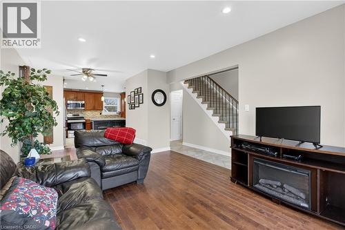 106 Hahn Avenue, Cambridge, ON - Indoor Photo Showing Living Room