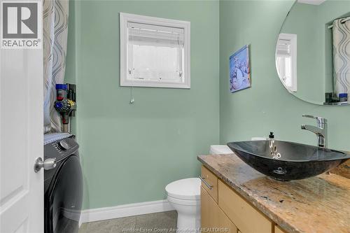 3852 Concord, Windsor, ON - Indoor