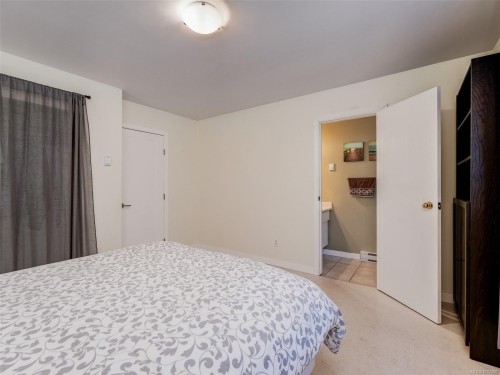 905 Gade Rd, Langford, BC 