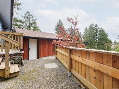 905 Gade Rd, Langford, BC 