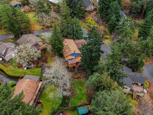 905 Gade Rd, Langford, BC 