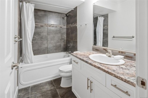 23 Pilot St, Victoria, BC - Indoor Photo Showing Bathroom