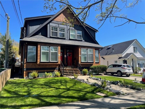 23 Pilot St, Victoria, BC - Outdoor With Facade