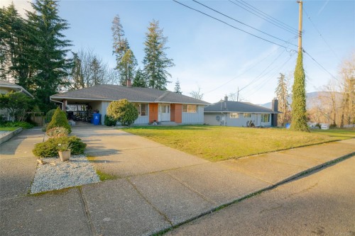 3988 3Rd Ave, Port Alberni, BC 