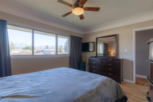 3988 3Rd Ave, Port Alberni, BC 