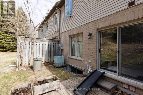 26 - 270 North Centre Road, London North (North R), ON -  With Exterior