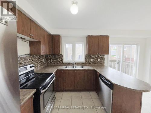 Kitchen - 5797 Tiz Road, Mississauga, ON - Indoor Photo Showing Kitchen With Stainless Steel Kitchen With Double Sink