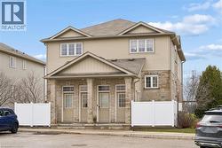 240 WESTMEADOW Drive Unit# 1B  Kitchener, ON N2N 0A1