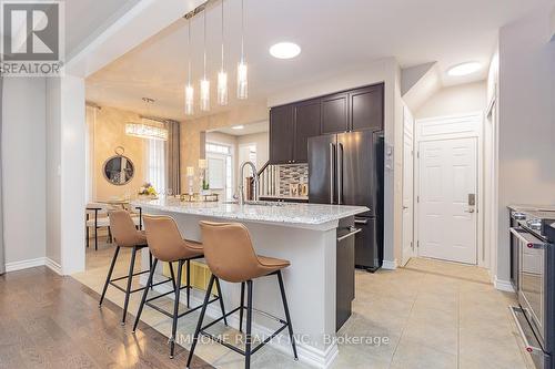 246 Thomas Phillips Drive, Aurora, ON - Indoor Photo Showing Kitchen With Stainless Steel Kitchen With Upgraded Kitchen