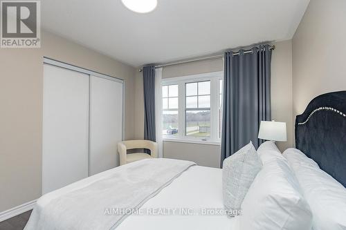 246 Thomas Phillips Drive, Aurora, ON - Indoor Photo Showing Bedroom