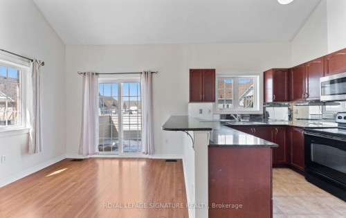 23 Yewtree Way, Whitby, ON - Indoor Photo Showing Kitchen