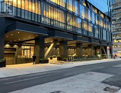 3901 - 488 UNIVERSITY AVENUE Toronto, ON M5G 0C1