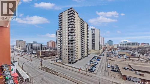 706 405 5Th Avenue N, Saskatoon, SK - Outdoor With Facade