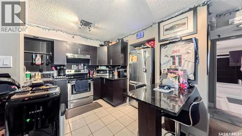 706 405 5Th Avenue N, Saskatoon, SK - Indoor Photo Showing Kitchen