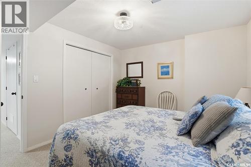12 80 Berini Drive, Saskatoon, SK - Indoor Photo Showing Bedroom