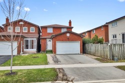 27 Rainthorpe Crescent Toronto, ON M1W 3S6
