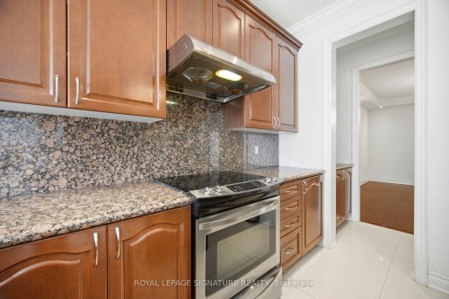 3146 Tacc Drive, Mississauga, ON - Indoor Photo Showing Kitchen
