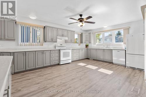 Lots of light in kitchen! - 1811 Hutton Avenue, Ottawa, ON - Indoor Photo Showing Kitchen