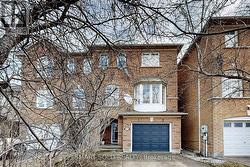 299 YELLOWOOD CIRCLE Vaughan, ON L4J 8L8