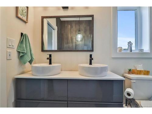 11 Riverside Dr, Petitcodiac, NB 