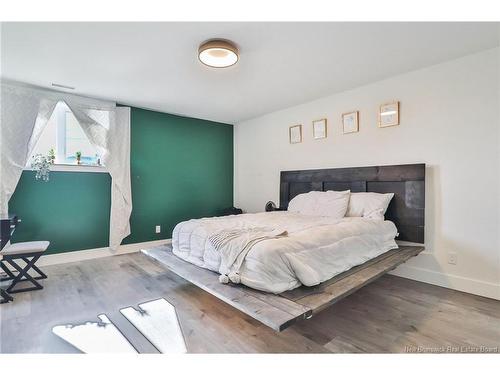 11 Riverside Dr, Petitcodiac, NB 